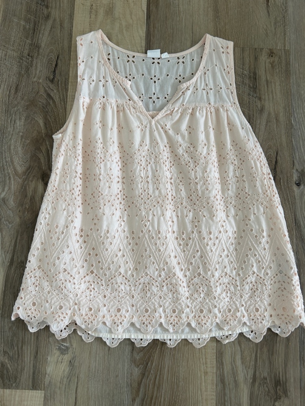 GAP Light Pink Eyelet V-Neck Sleeveless Top